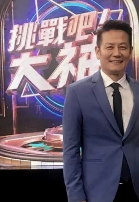 女儿卖萌发骚自拍和爸爸做爱 - 霓虹町
