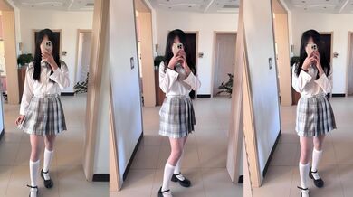 胖爷的奇妙之旅 第二弹 300斤油腻肥躯 暴操00后清纯学生妹 JK白丝惨遭蹂躏！